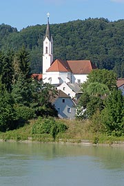 Pfarrkirche Sankt Oswald in Marktl a. Inn (Foto: Marikka-Laila Maisel)
